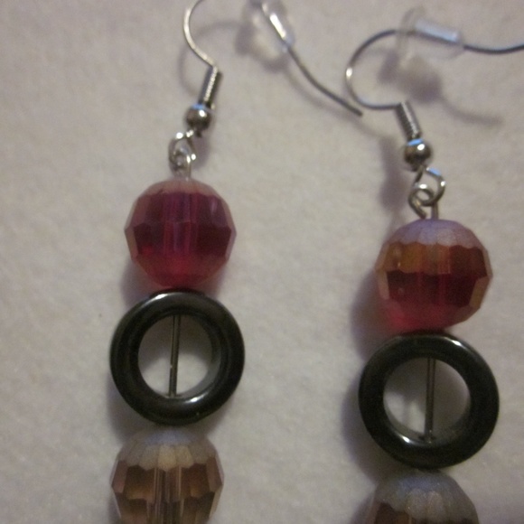 NWOT. Hematite Ring Earring - Picture 3 of 4